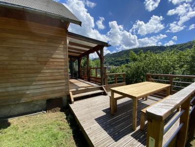 Terrasse et vue extérieure